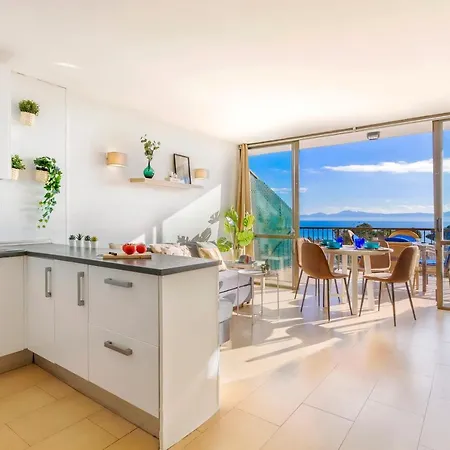 Ocean View Apartment *